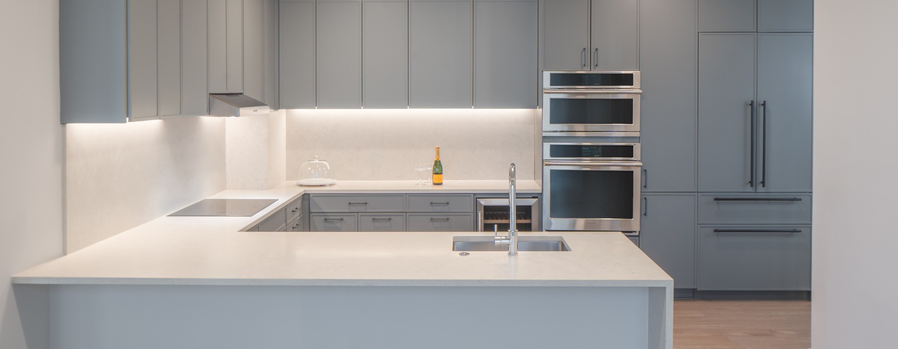 penthouse kitchen with L shaped island 